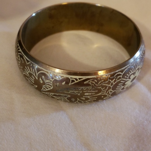 Vintage Engraved Floral Boho Brass Bangle - Picture 4 of 5